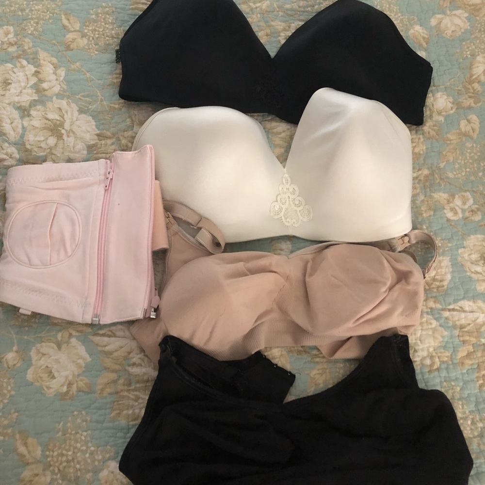 Nursing bras selling all 5 as lot